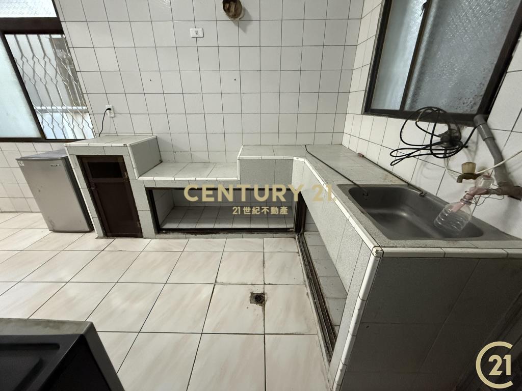 大地坪雙車庫近貴族巷內大面寬別墅