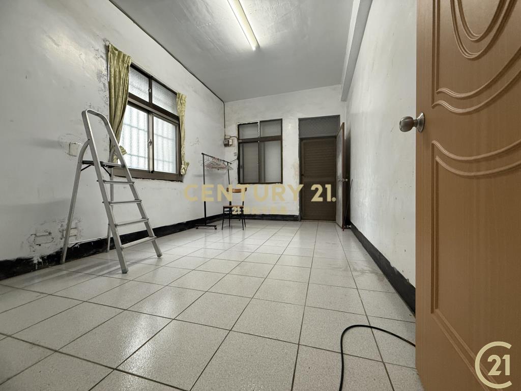 大地坪雙車庫近貴族巷內大面寬別墅