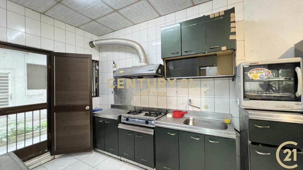 正氣公園旁店住