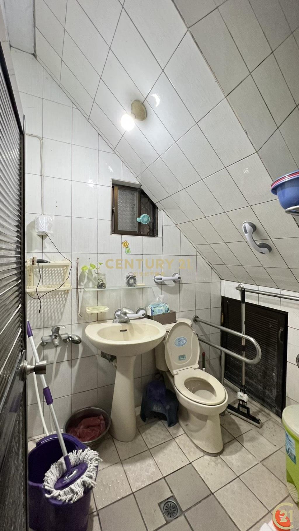 正氣公園旁店住