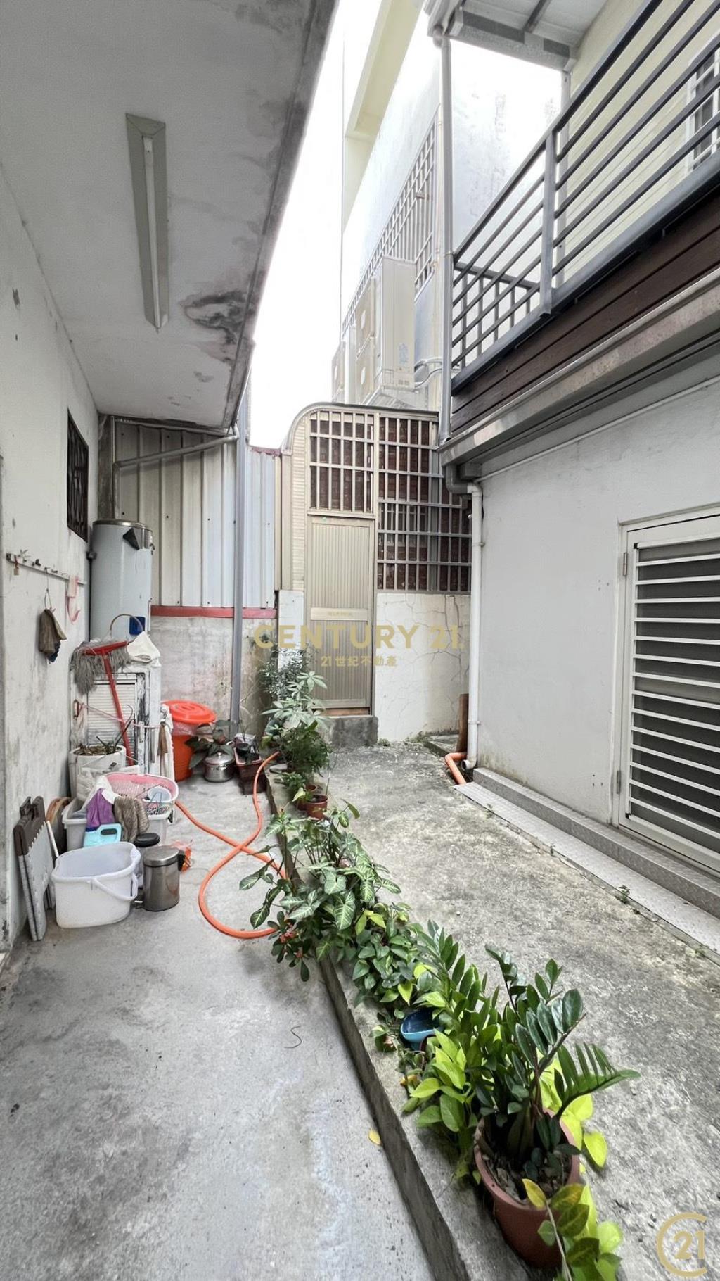 正氣公園旁店住