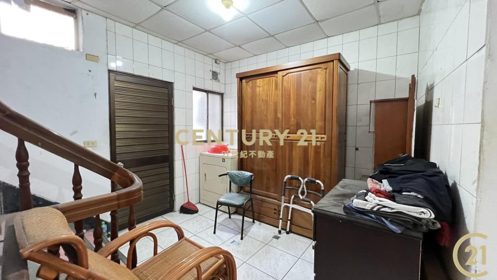 正氣公園旁店住