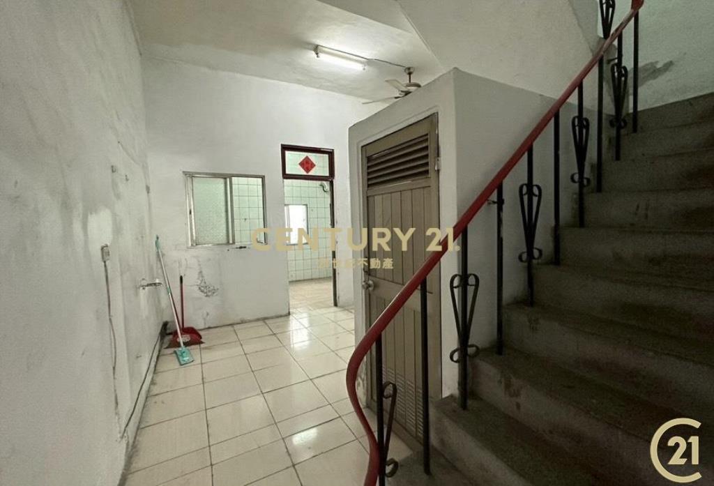 豐田20米路旁店住