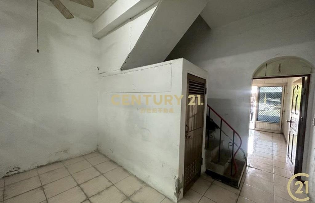 豐田20米路旁店住