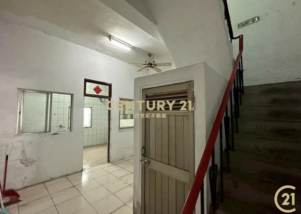 豐田20米路旁店住