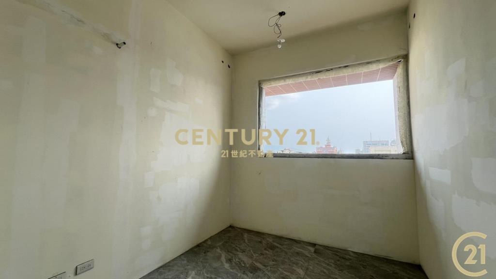 蛋黃區市中心3房全新大樓4樓E