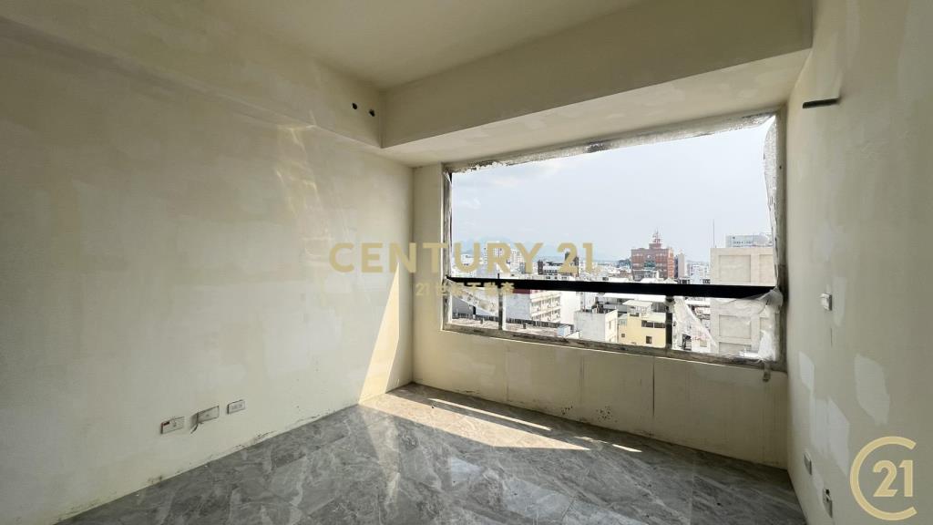 蛋黃區市中心3房全新大樓4樓E