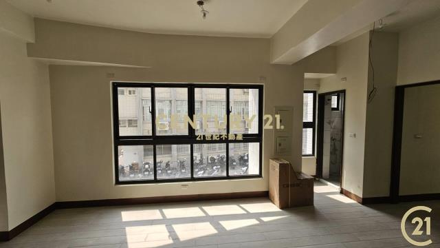 雄工旁電梯美寓