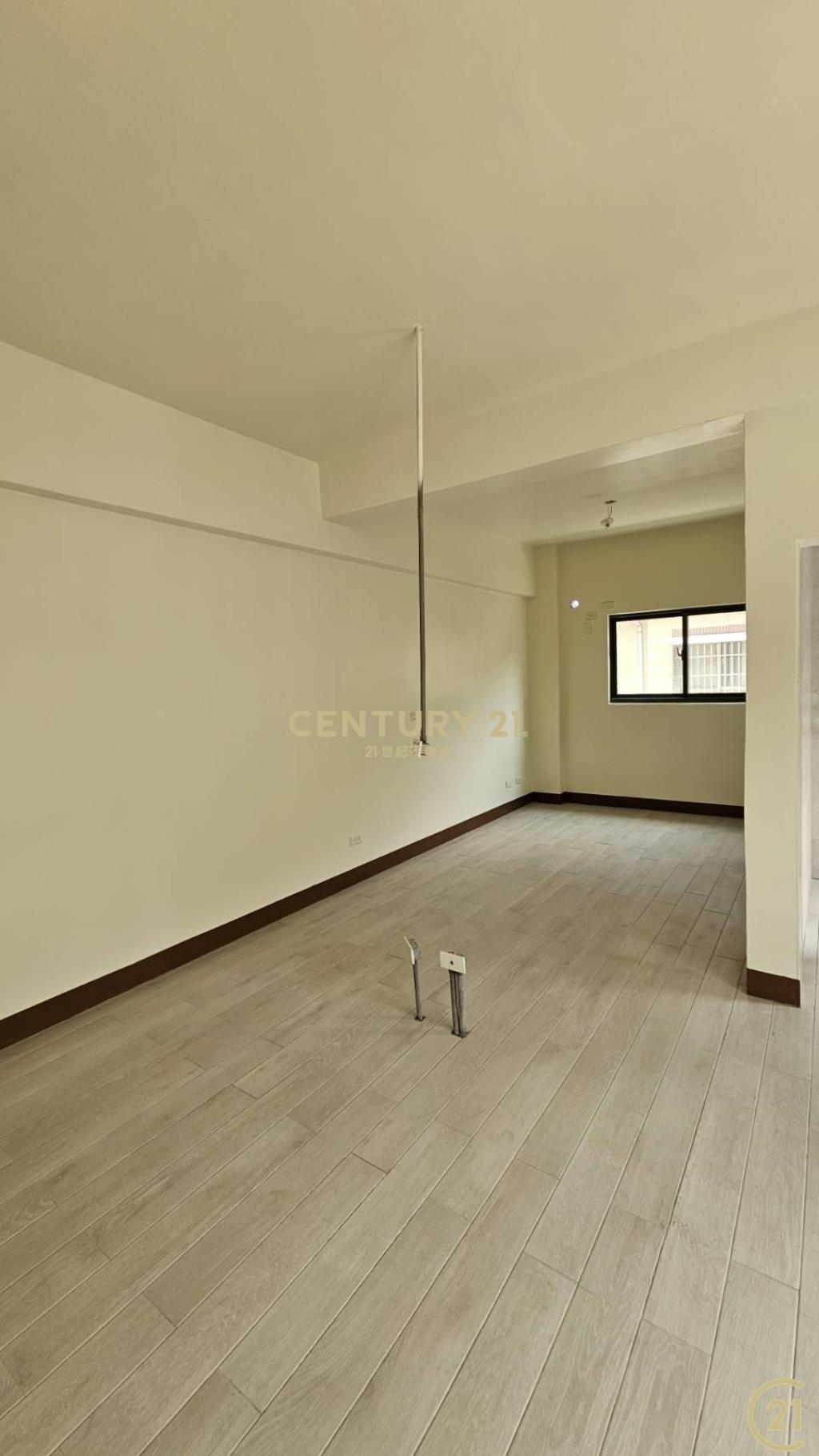 雄工旁電梯美寓