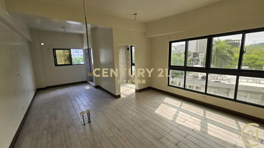 雄工旁電梯美寓