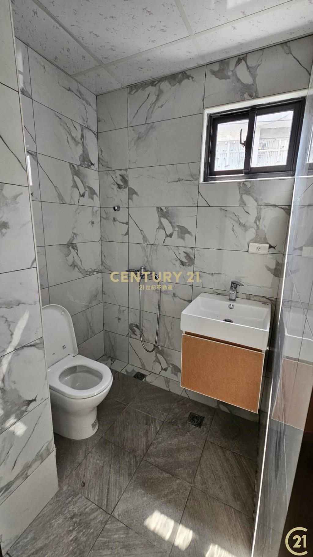 雄工旁電梯美寓