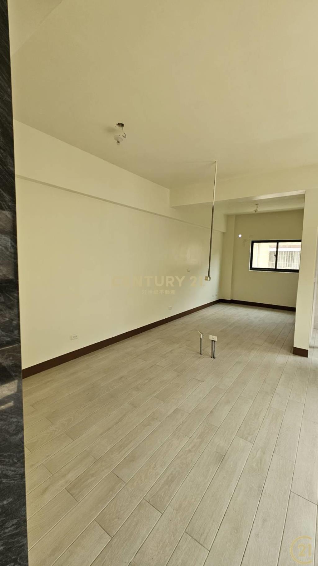 雄工旁電梯美寓