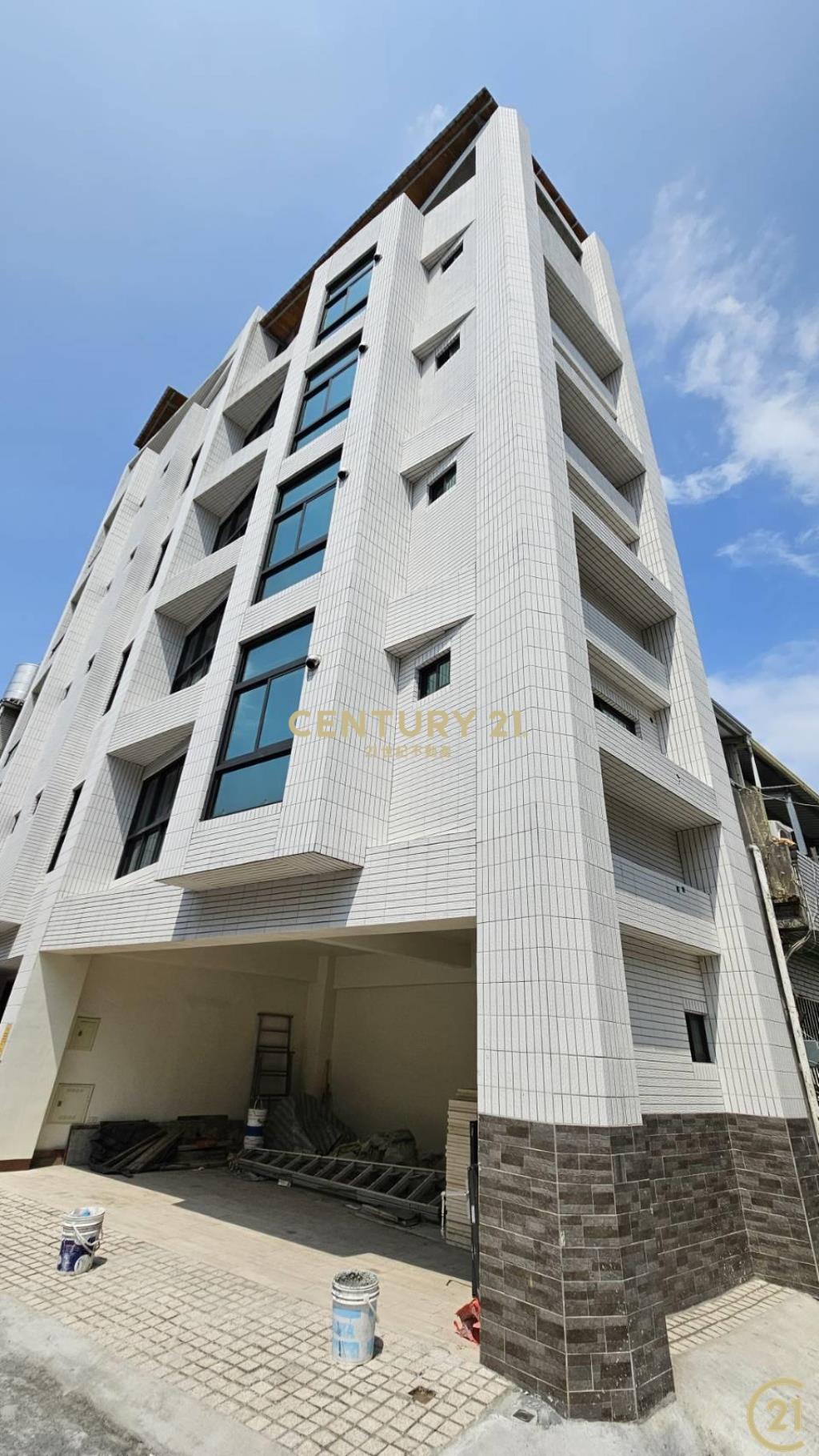 雄工旁電梯美寓