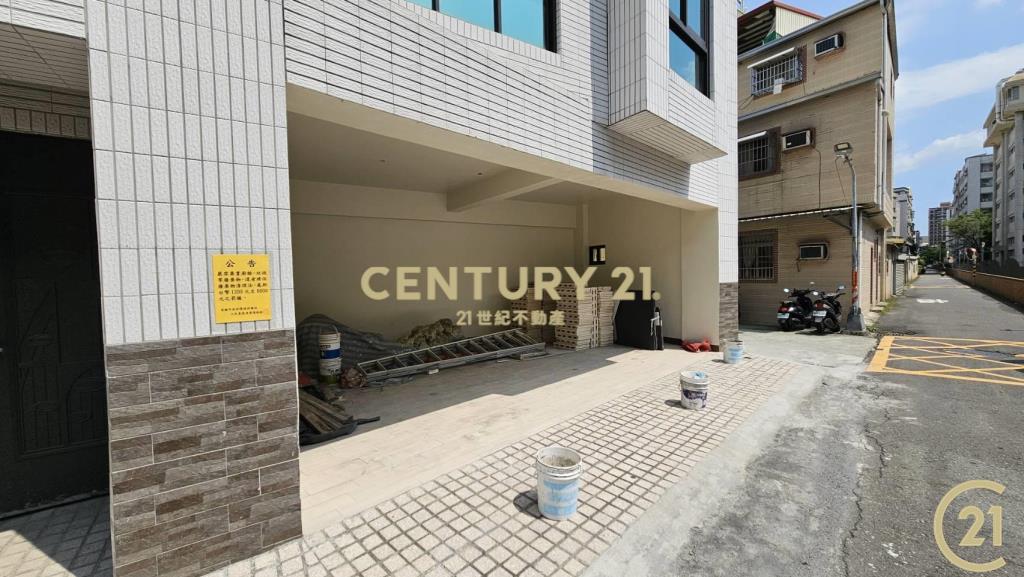 雄工旁電梯美寓