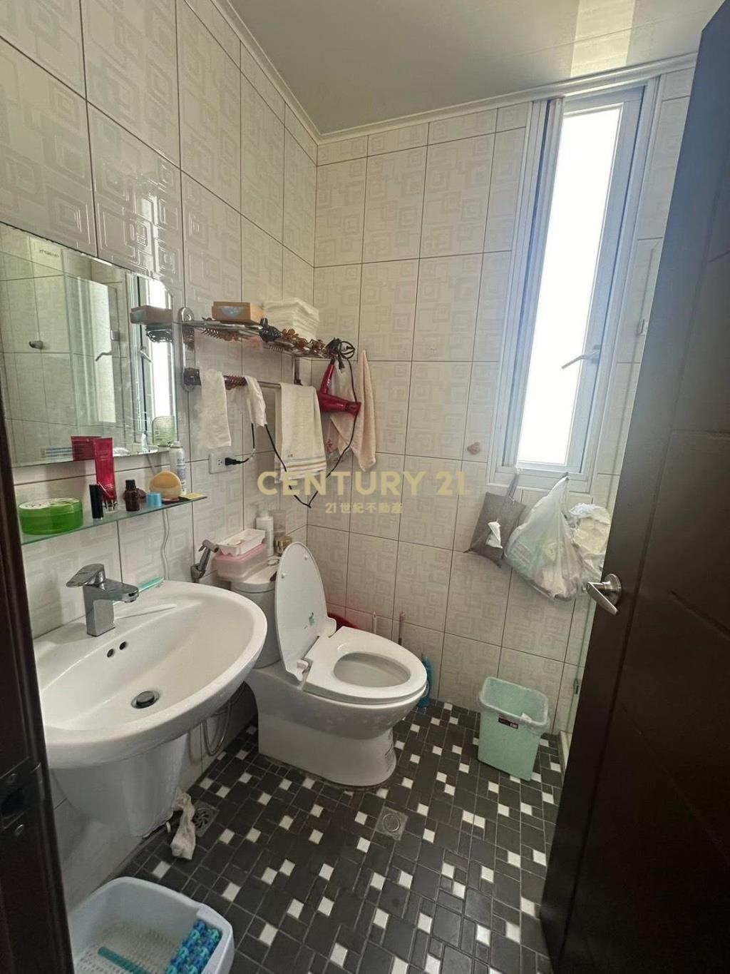 5年溫馨華廈平車位