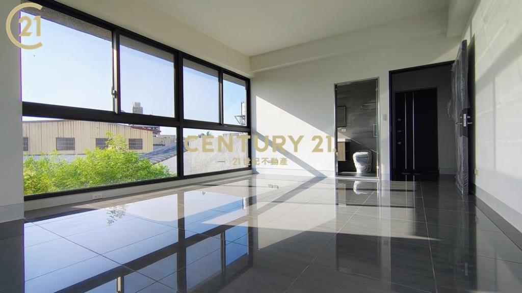 麟洛唯一。隱富格局。清水模藝樹豪邸