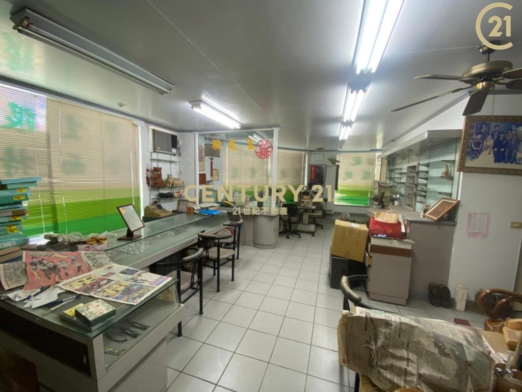 市中心三角窗商業區店住-店06