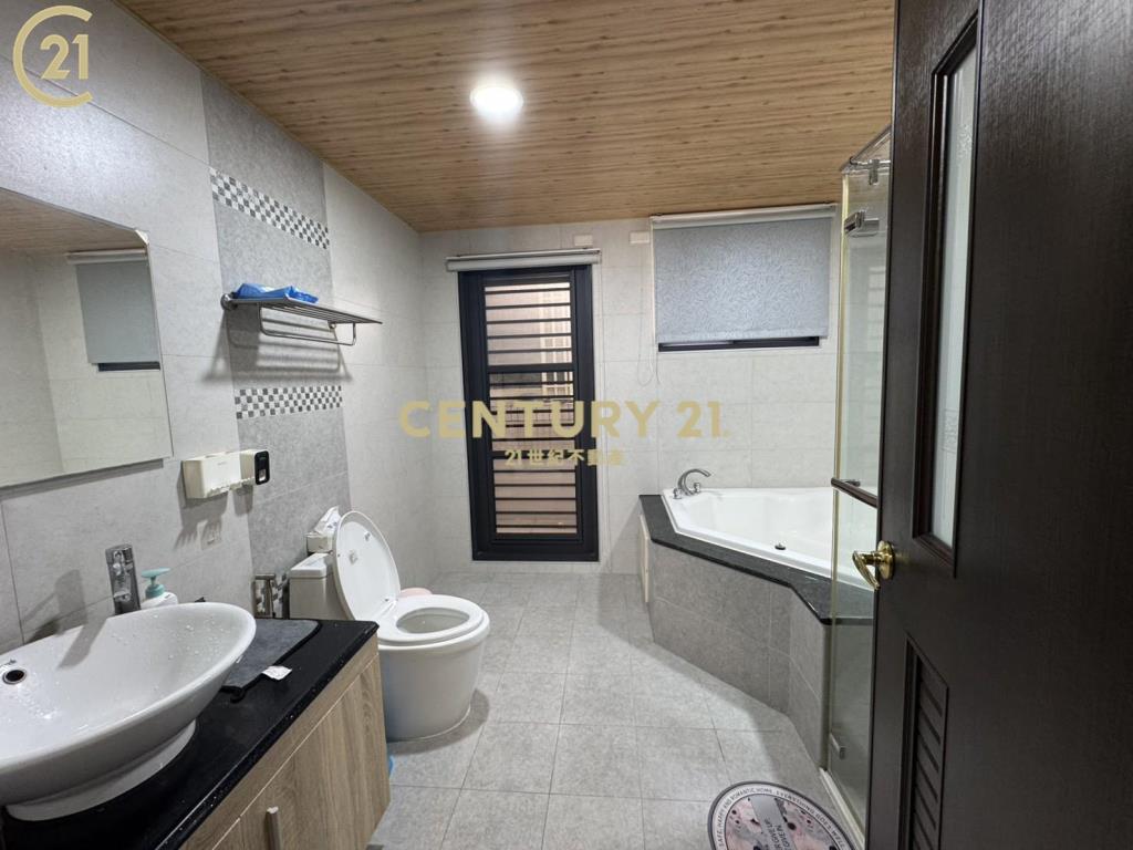 佛心價實贈百萬裝潢家具電近義大質感美墅